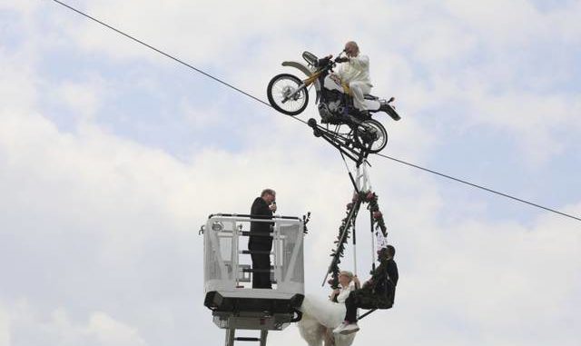 German Couple Married In Tightrope Wedding Bladen