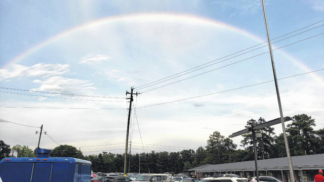 Sunset Jams Pink Slips entertain at White Lake Bladen Journal picture