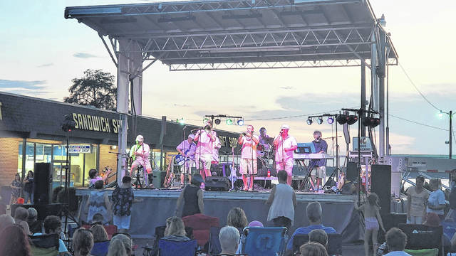 Sunset Jams Pink Slips entertain at White Lake Bladen Journal